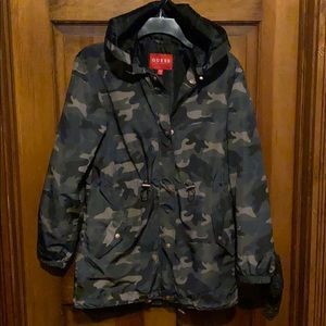 Guess windbreaker/ rain jacket